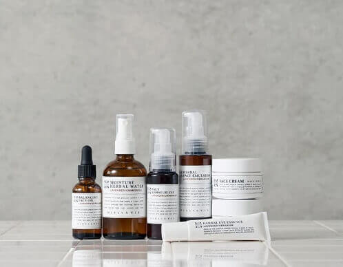 マークスアンドウェブ